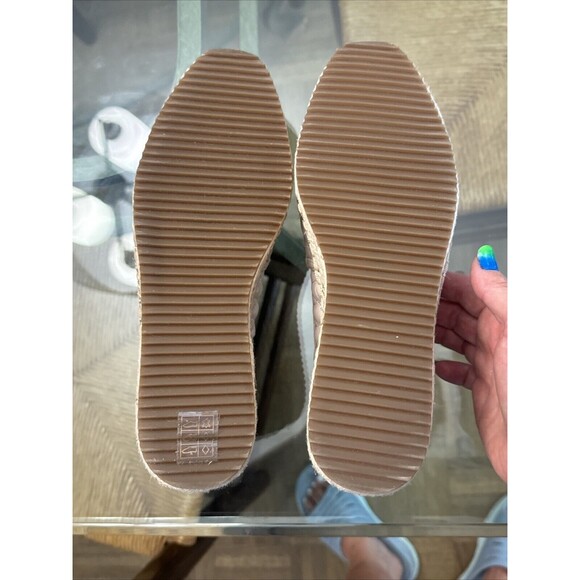 Karl Lagerfeld Quilted Beige Loafers - Picture 8 of 15